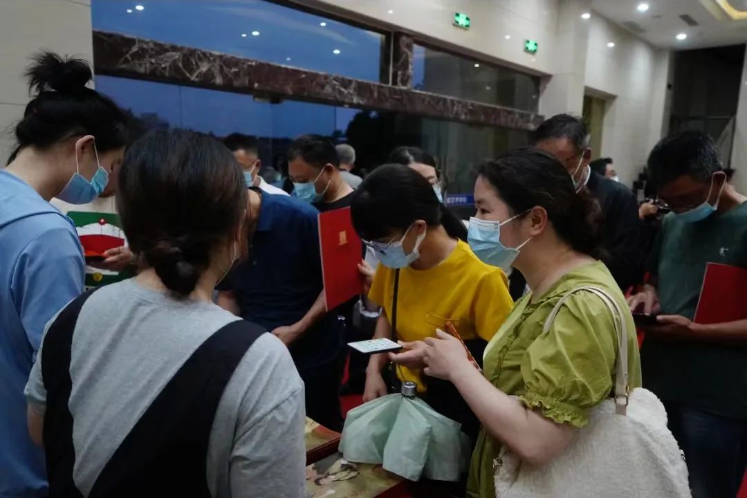 <a href=http://www.xiaopiaoyou.com/yuejudefayuandi/ target=_blank class=infotextkey>越剧</a>《核桃树之恋》全国巡演