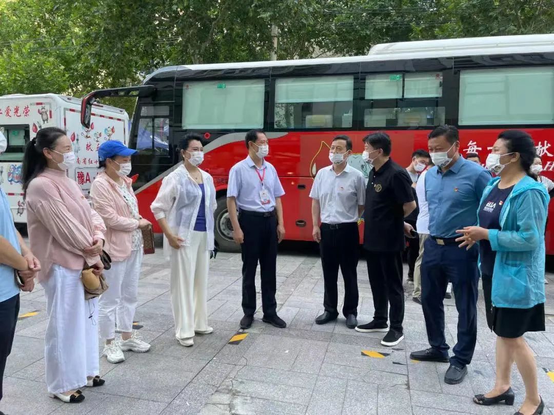 中共<a href=http://www.xiaopiaoyou.com/henanyuju/ target=_blank class=infotextkey>河南豫剧</a>院青年团党支部组织开展无偿献血活动