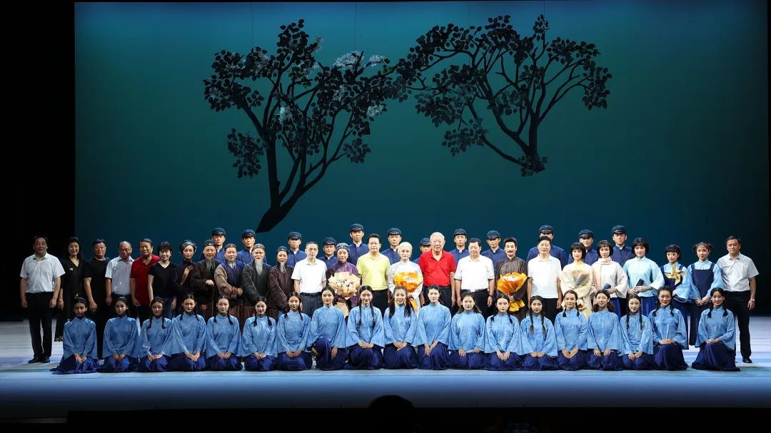 <a href=http://www.xiaopiaoyou.com/yuejudefayuandi/ target=_blank class=infotextkey>越剧</a>风雨故园
