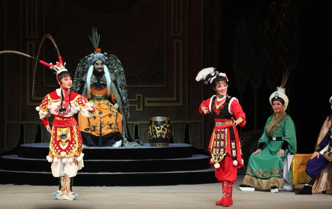 青春传承版<a href=http://www.xiaopiaoyou.com/yuejudefayuandi/ target=_blank class=infotextkey>越剧</a>《陆文龙》