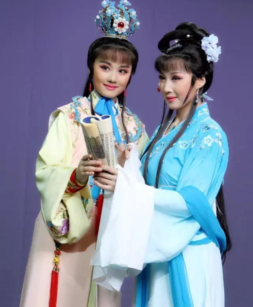 青春版<a href=http://www.xiaopiaoyou.com/yuejudefayuandi/ target=_blank class=infotextkey>越剧</a>《红楼梦》