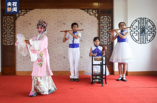 杨优被中国戏曲学院<a href=http://www.xiaopiaoyou.com/kunqufayuandi/ target=_blank class=infotextkey>昆曲</a>专业录取