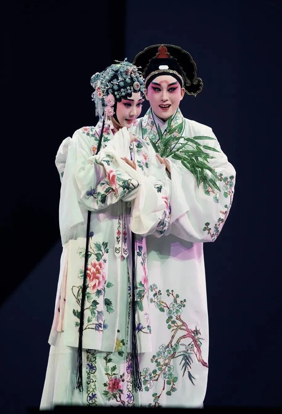 <a href=http://www.xiaopiaoyou.com/kunqufayuandi/ target=_blank class=infotextkey>昆曲</a>线上直播演出