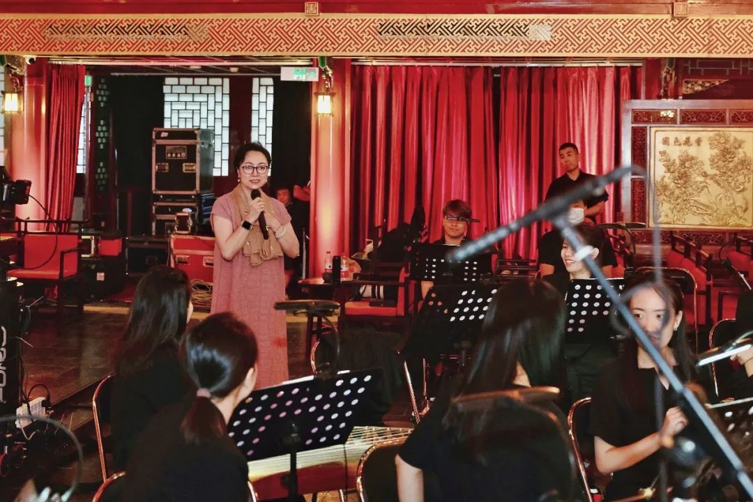 杨凤一