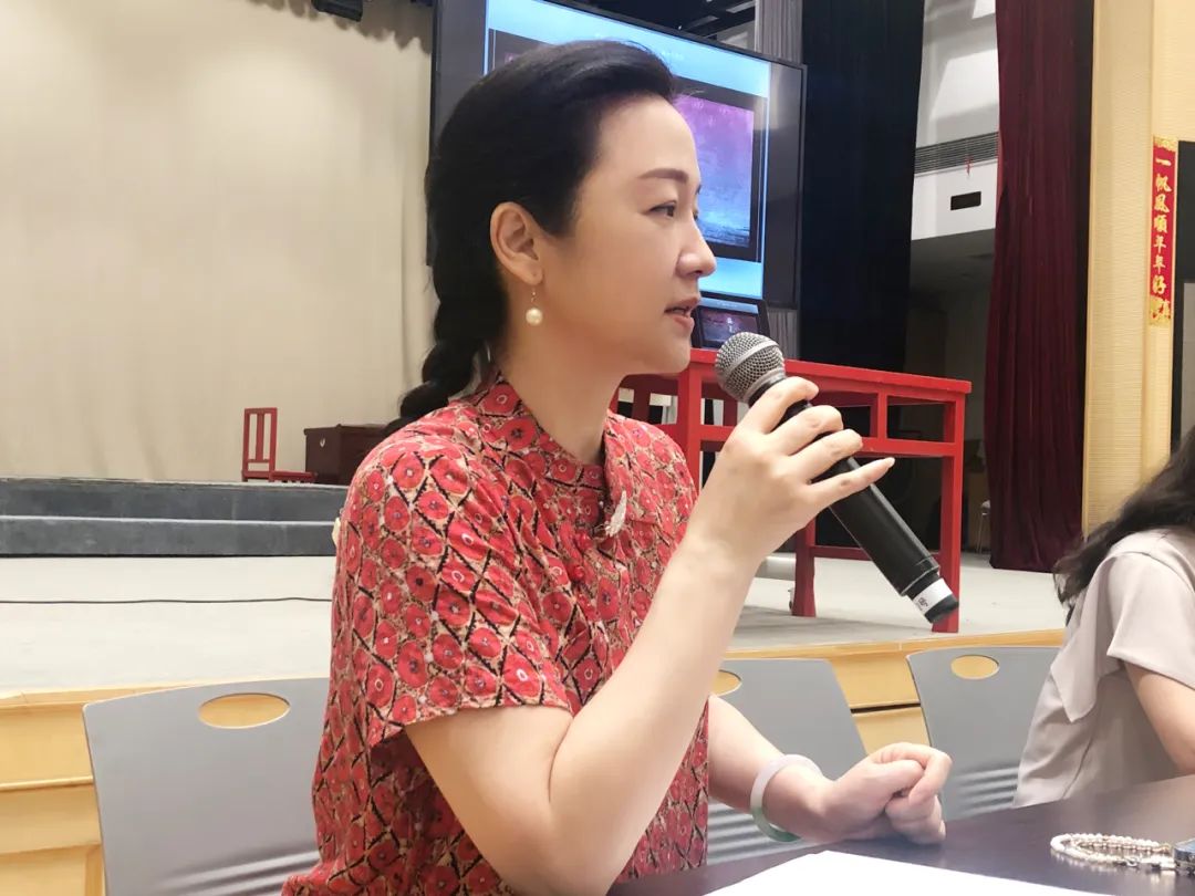 上海<a href=http://www.xiaopiaoyou.com/yuejudefayuandi/ target=_blank class=infotextkey>越剧</a>院一团团长方亚芬