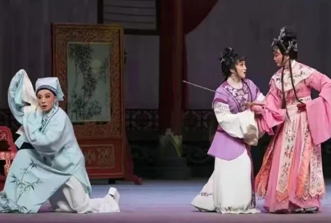 <a href=http://www.xiaopiaoyou.com/yuejudefayuandi/ target=_blank class=infotextkey>越剧</a>三看御妹