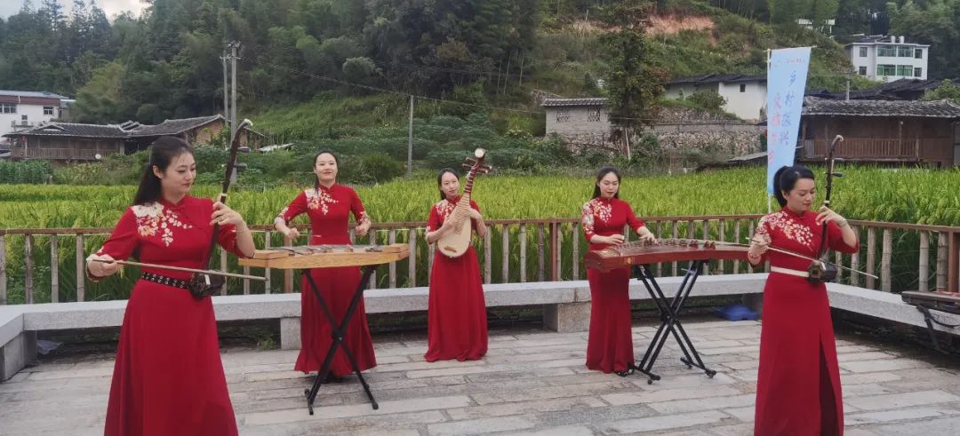 福建芳华<a href=http://www.xiaopiaoyou.com/yuejudefayuandi/ target=_blank class=infotextkey>越剧</a>院乡村振兴 文旅先行文化惠民演出及快闪