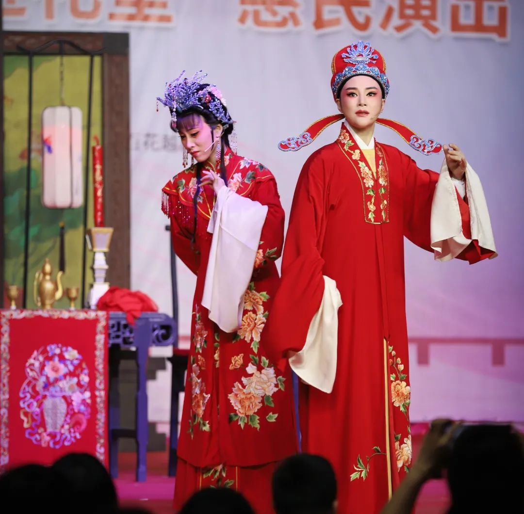 绍兴小百花<a href=http://www.xiaopiaoyou.com/yuejudefayuandi/ target=_blank class=infotextkey>越剧</a>团好戏进礼堂惠民演出