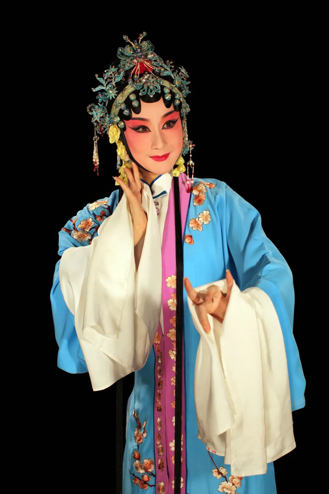 胡娉《红梅记》中饰演李慧娘
