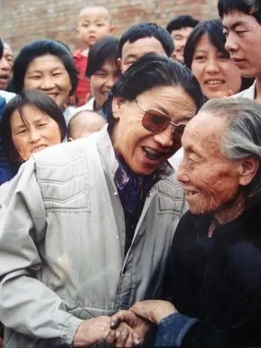 越调大师申凤梅先生纪念园梅园