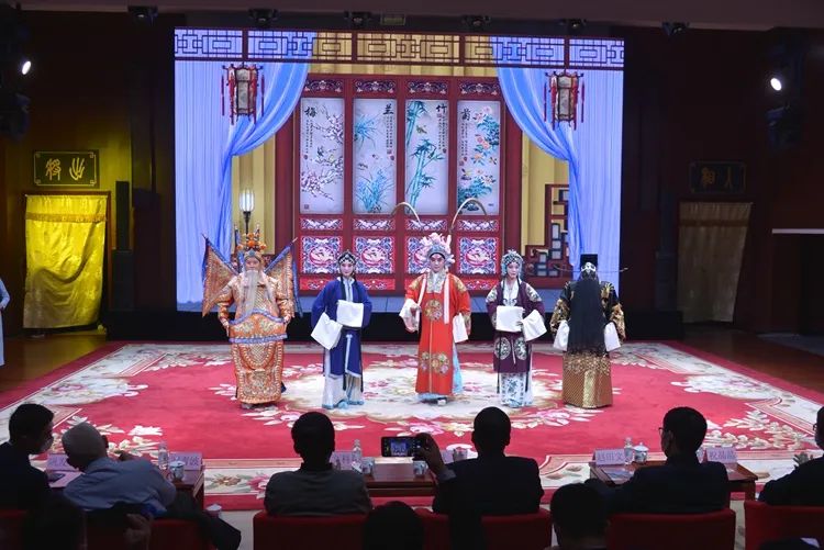 青岛市<a href=http://www.xiaopiaoyou.com/jingjuguocui/ target=_blank class=infotextkey>京剧</a>院与中国银行跨界合作