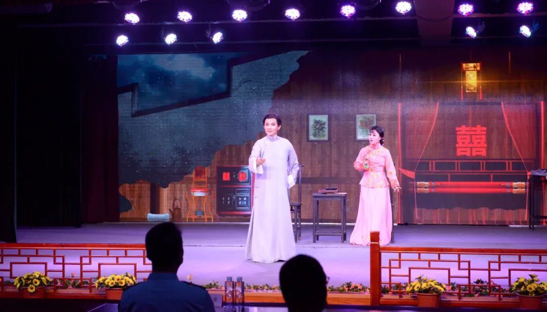<a href=http://www.xiaopiaoyou.com/yuejudefayuandi/ target=_blank class=infotextkey>越剧</a>黄孝敏新婚别妻