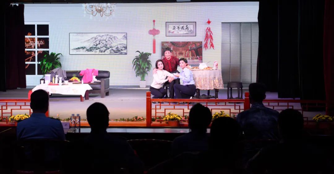 <a href=http://www.xiaopiaoyou.com/yuejudefayuandi/ target=_blank class=infotextkey>越剧</a>太平燕