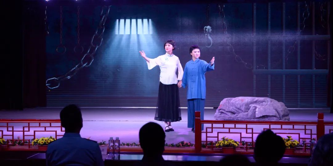 <a href=http://www.xiaopiaoyou.com/yuejudefayuandi/ target=_blank class=infotextkey>越剧</a>杨开慧忠魂曲