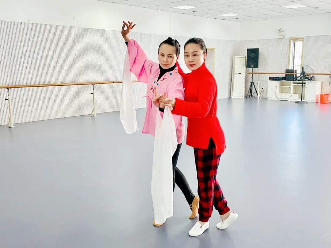 福建芳华<a href=http://www.xiaopiaoyou.com/yuejudefayuandi/ target=_blank class=infotextkey>越剧</a>院保护地方剧种