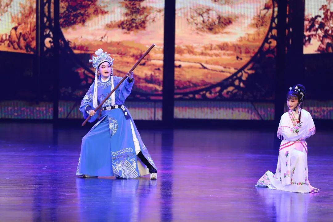 <a href=http://www.xiaopiaoyou.com/yuejudefayuandi/ target=_blank class=infotextkey>越剧</a>《狸猫换太子拷寇》演出剧照
