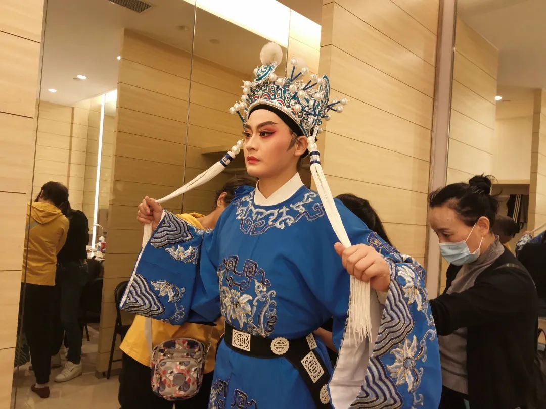 <a href=http://www.xiaopiaoyou.com/yuejudefayuandi/ target=_blank class=infotextkey>越剧</a>《狸猫换太子拷寇》演出剧照