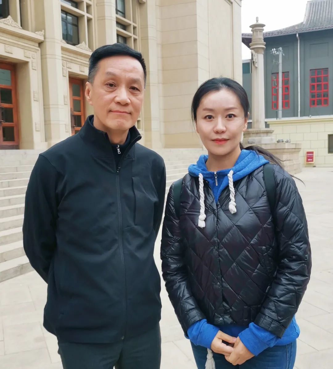 刘雯卉与北京人民艺术剧院院长冯远征