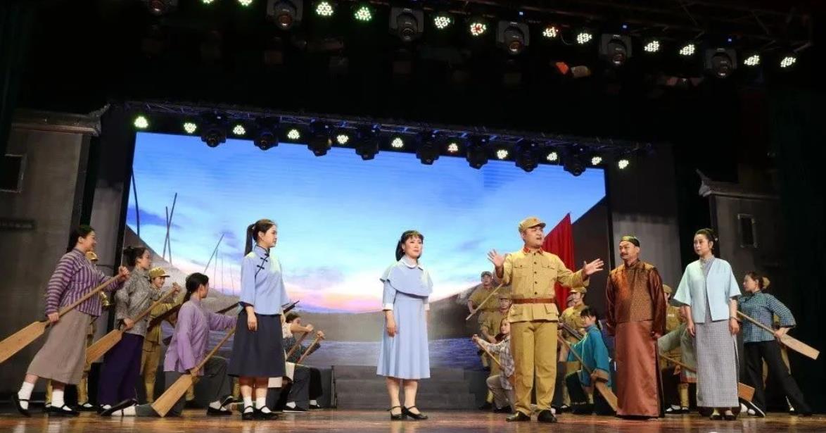 <a href=http://www.xiaopiaoyou.com/huangmeixidefayuandi/ target=_blank class=infotextkey>黄梅戏</a>江城飞絮