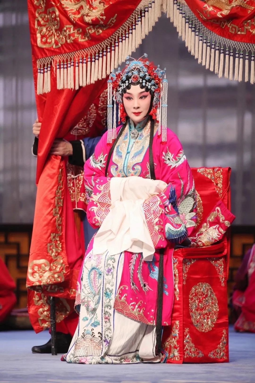 天津<a href=http://www.xiaopiaoyou.com/jingjuguocui/ target=_blank class=infotextkey>京剧</a>院《锁麟囊》