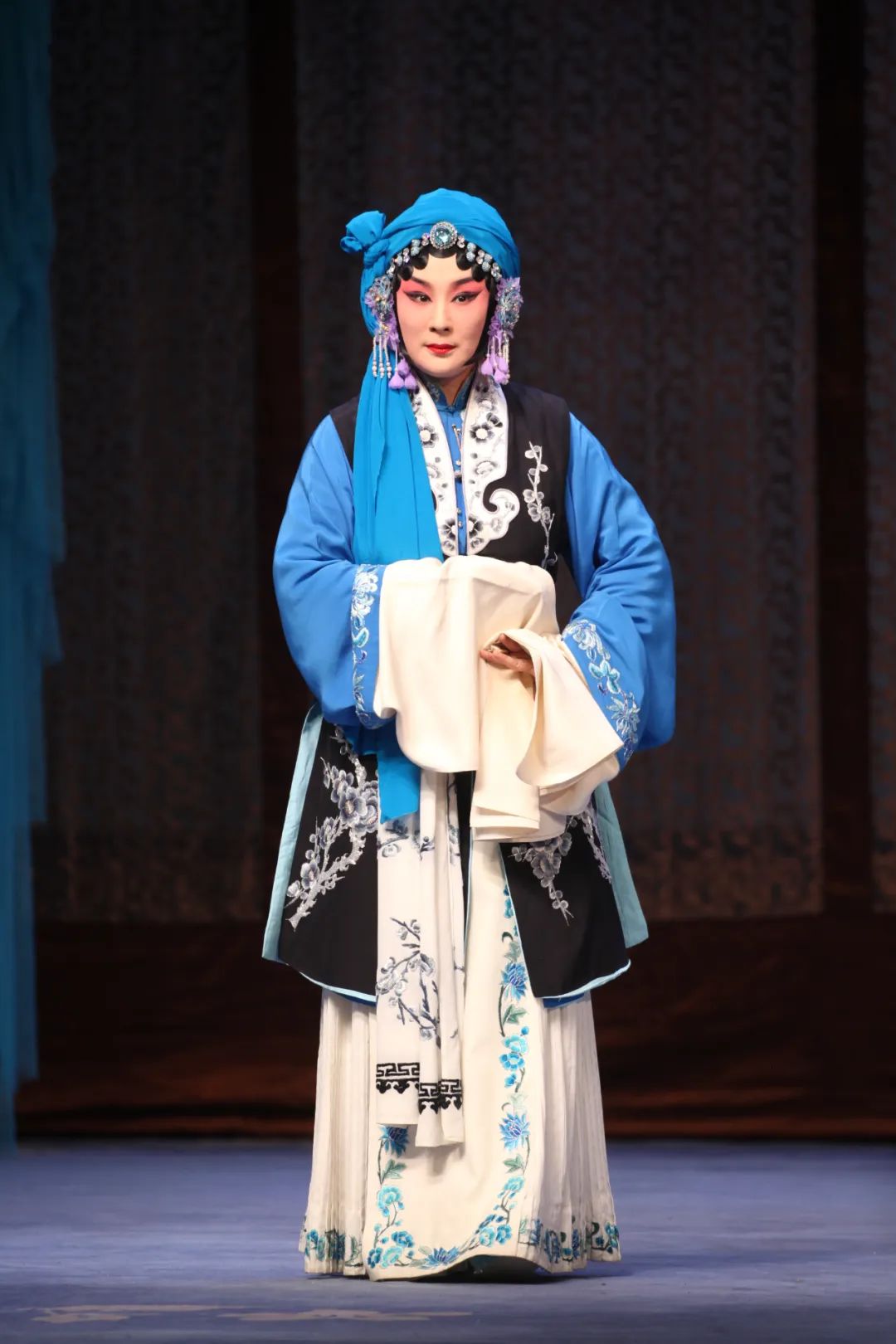 天津<a href=http://www.xiaopiaoyou.com/jingjuguocui/ target=_blank class=infotextkey>京剧</a>院《锁麟囊》