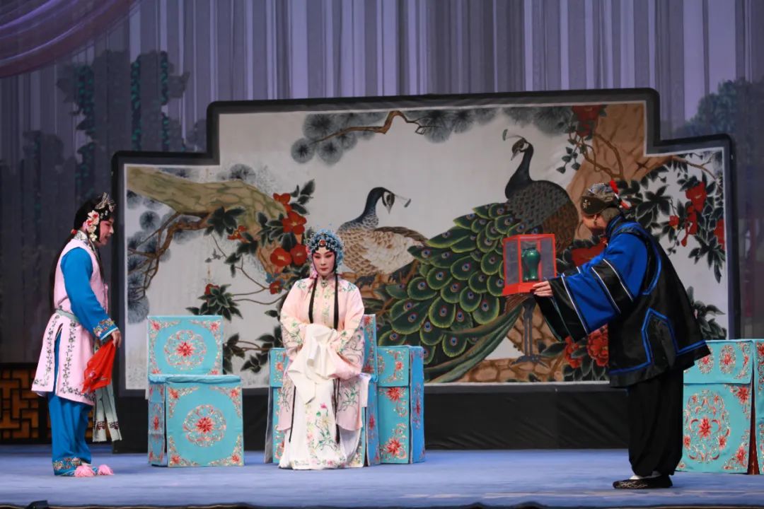 天津<a href=http://www.xiaopiaoyou.com/jingjuguocui/ target=_blank class=infotextkey>京剧</a>院《锁麟囊》