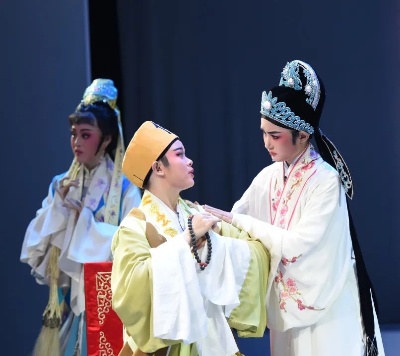 3+4<a href=http://www.xiaopiaoyou.com/yuejudefayuandi/ target=_blank class=infotextkey>越剧</a>表演班