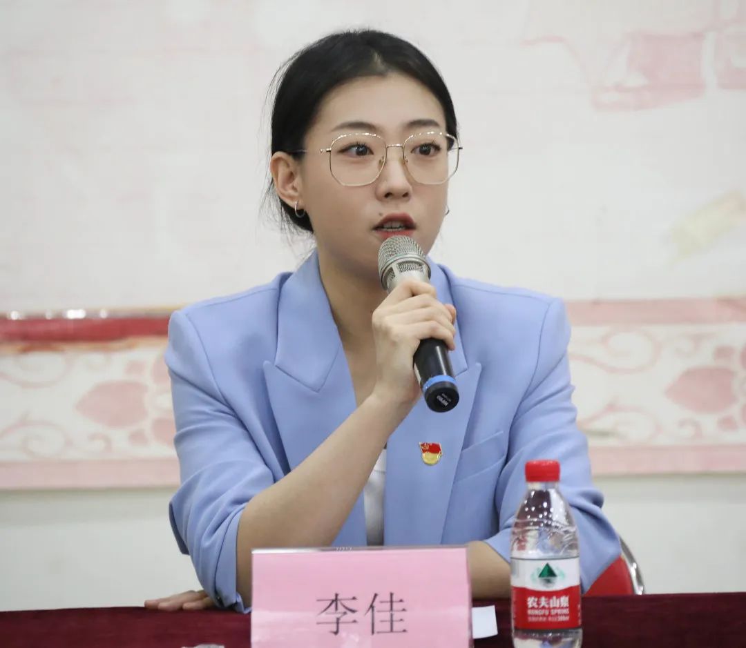 北京<a href=http://www.xiaopiaoyou.com/jingjuguocui/ target=_blank class=infotextkey>京剧</a>院团总支委员李佳