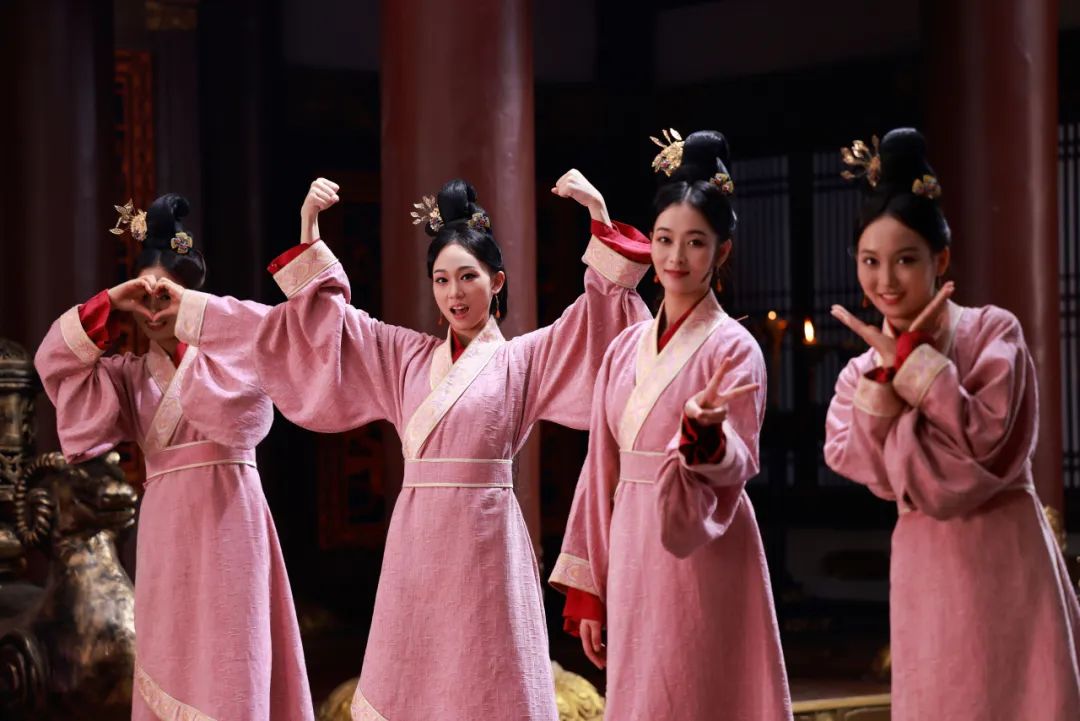 <a href=http://www.xiaopiaoyou.com/yuejudefayuandi/ target=_blank class=infotextkey>越剧</a>电影汉文皇后
