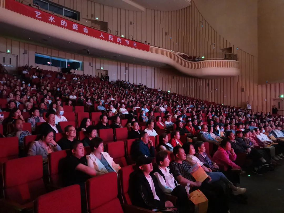 扶风县新编秦腔廉政历史剧《铁胆御史》在宝鸡大剧院精彩上演