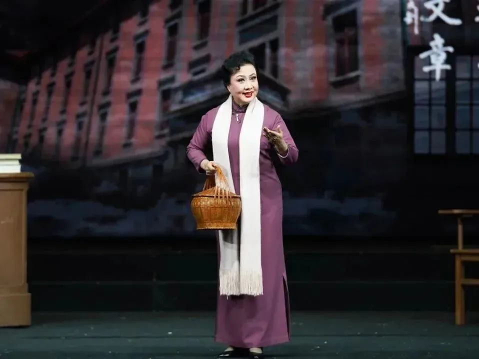 北京<a href=http://www.xiaopiaoyou.com/jingjuguocui/ target=_blank class=infotextkey>京剧</a>院新编现代<a href=http://www.xiaopiaoyou.com/jingjuguocui/ target=_blank class=infotextkey>京剧</a>《李大钊》