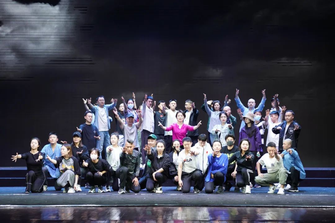 北京<a href=http://www.xiaopiaoyou.com/jingjuguocui/ target=_blank class=infotextkey>京剧</a>院新编现代<a href=http://www.xiaopiaoyou.com/jingjuguocui/ target=_blank class=infotextkey>京剧</a>《李大钊》