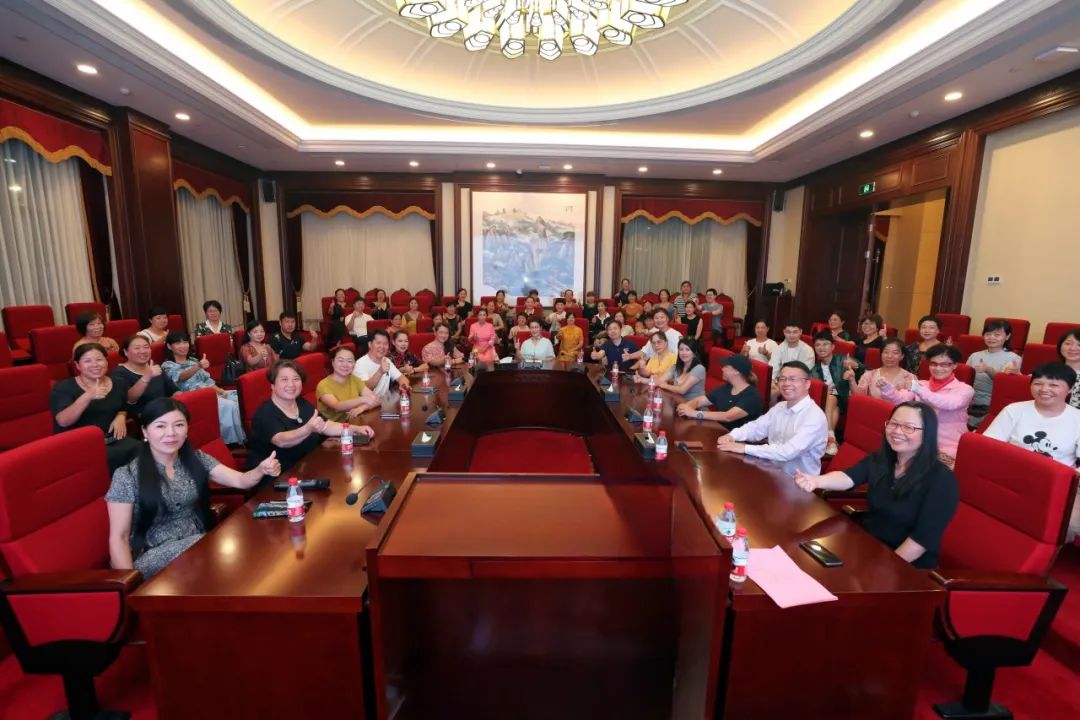 <a href=http://www.xiaopiaoyou.com/yuejudefayuandi/ target=_blank class=infotextkey>越剧</a>名家舒锦霞戏曲课堂