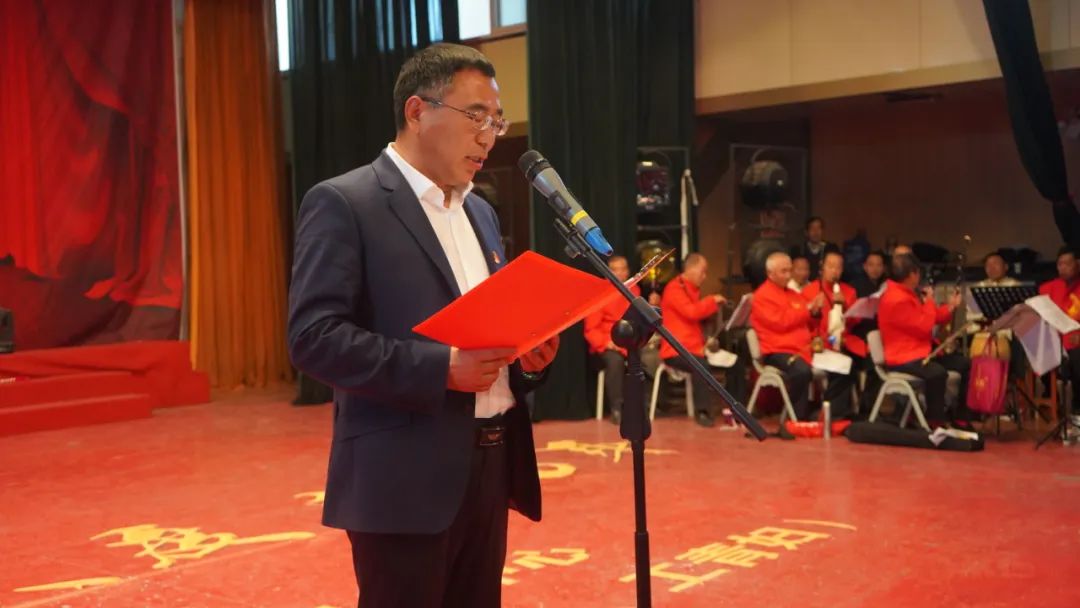 一〇四团举办老年大学庆重阳节活动豫剧专场演出