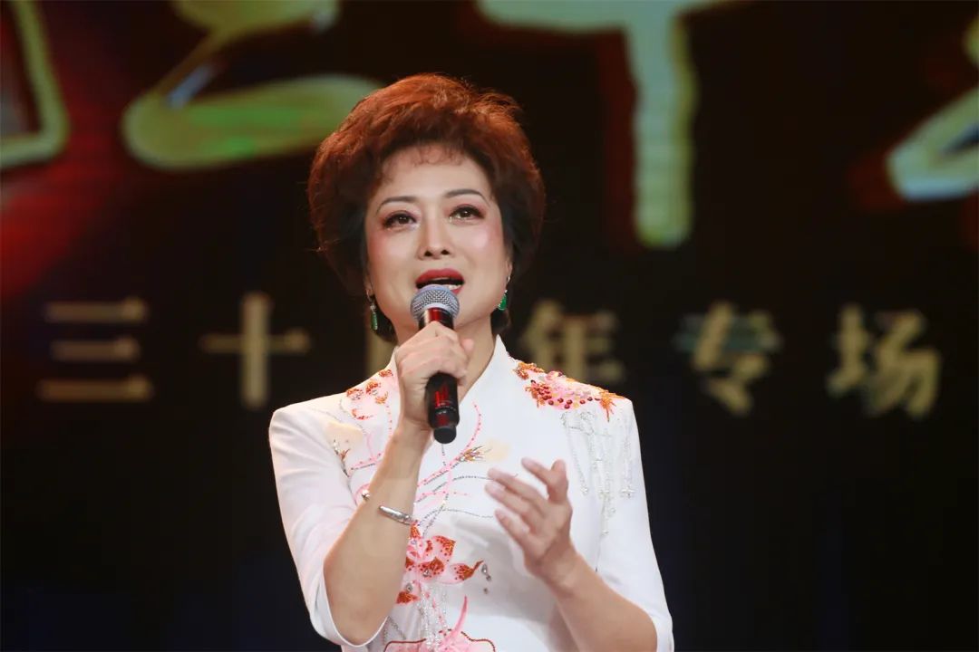 河南小皇后豫剧团团长王红丽