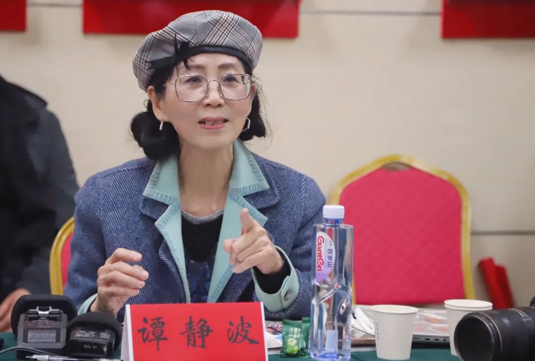 河南省文化艺术研究院研究员、著名戏剧评论家谭静波
