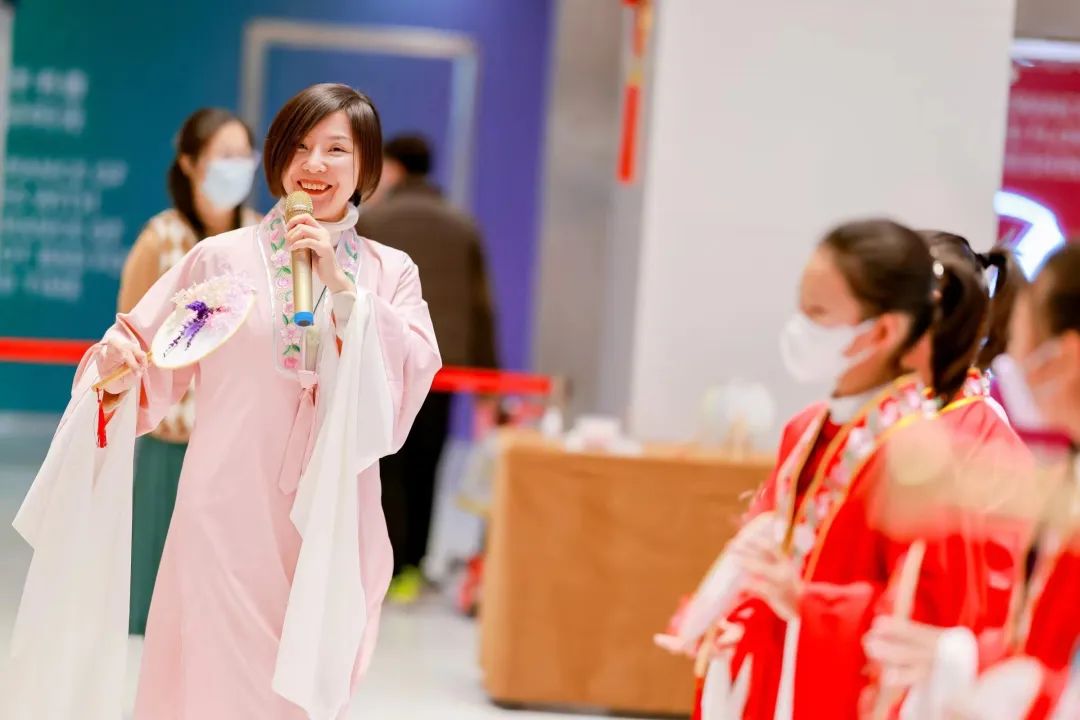 <a href=http://www.xiaopiaoyou.com/yuejudefayuandi/ target=_blank class=infotextkey>越剧</a>专业演员的公益推广之路