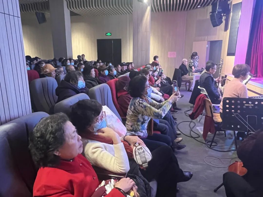 上海紫华沪剧团让广大戏迷在家门口欣赏沪剧折子戏专场演出