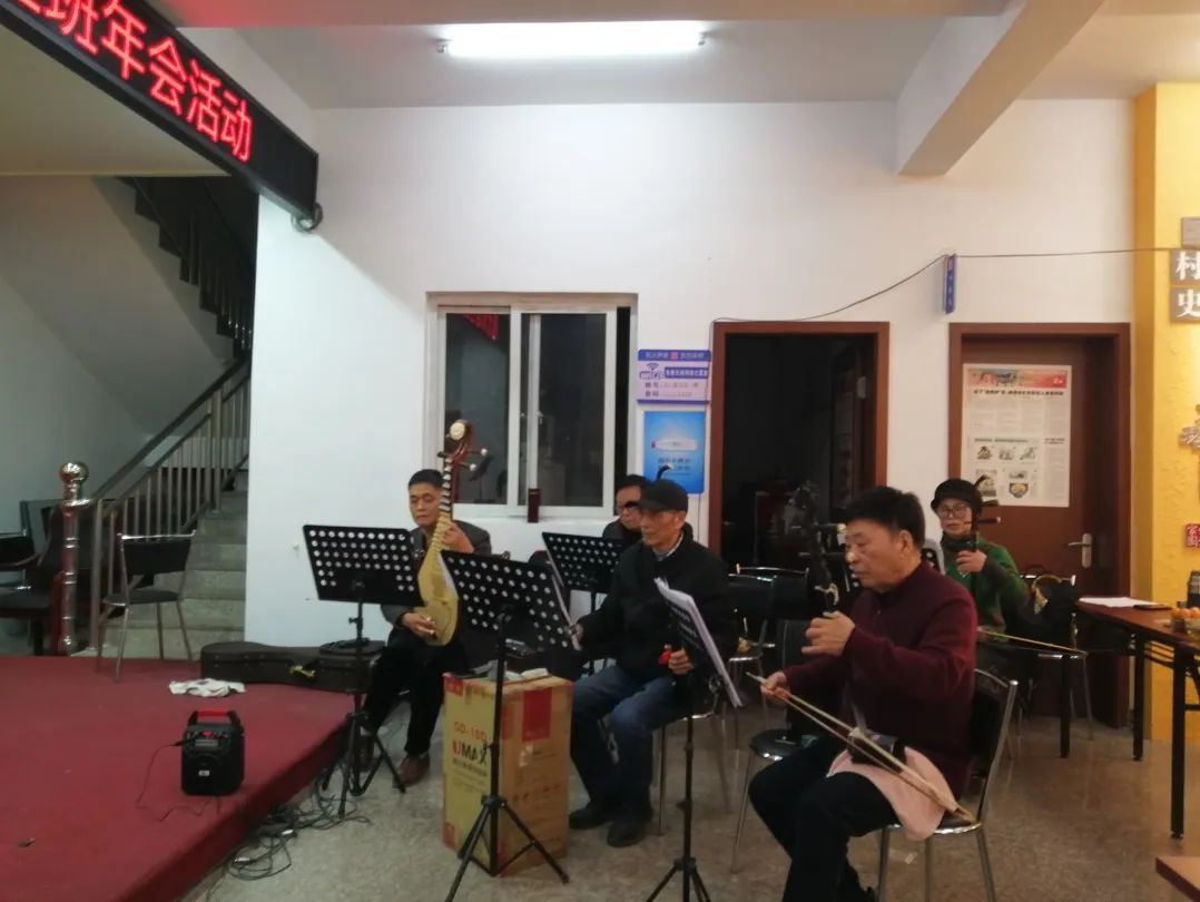 双塔社区<a href=http://www.xiaopiaoyou.com/yuejudefayuandi/ target=_blank class=infotextkey>越剧</a>唱腔班