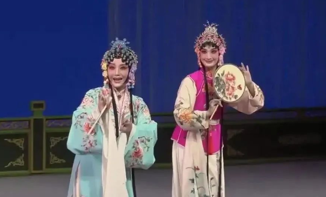 <a href=http://www.xiaopiaoyou.com/jingjuguocui/ target=_blank class=infotextkey>京剧</a>《牡丹亭》张璇