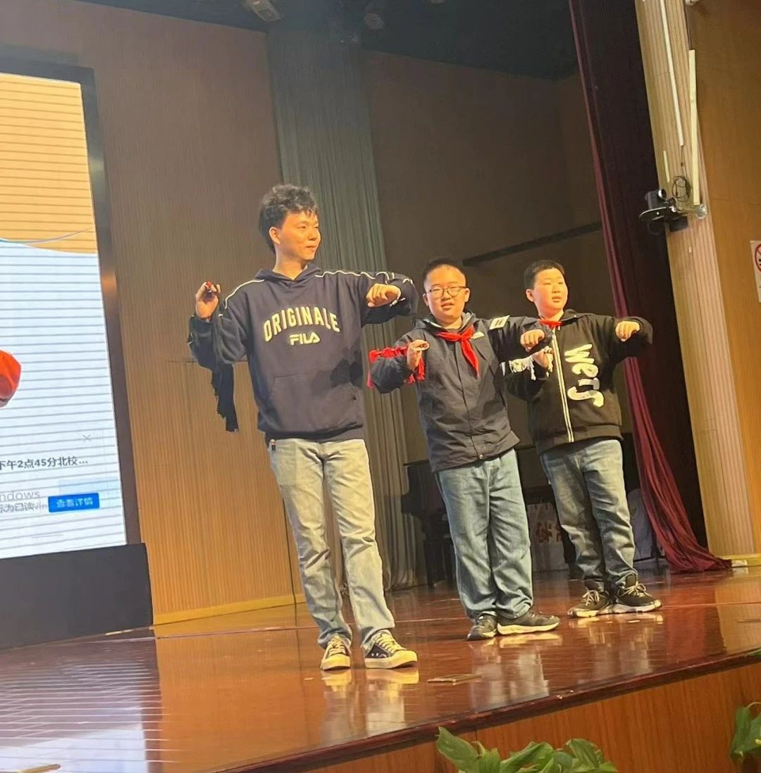 <a href=http://www.xiaopiaoyou.com/yuejudefayuandi/ target=_blank class=infotextkey>越剧</a>艺术进校园
