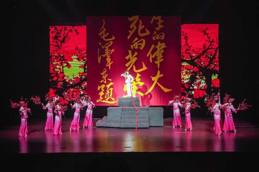 秦腔铡刀下的红梅