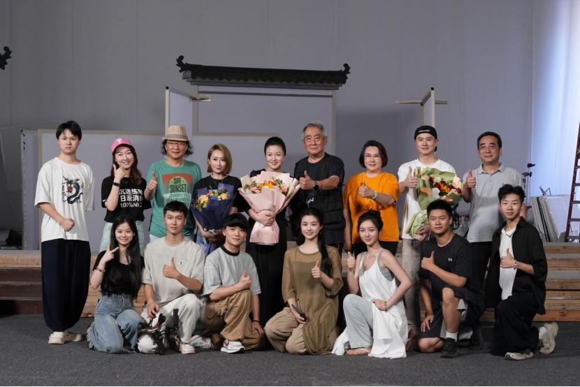 <a href=http://www.xiaopiaoyou.com/huangmeixidefayuandi/ target=_blank class=infotextkey>黄梅戏</a>电影《罗帕记》杀青现场合照