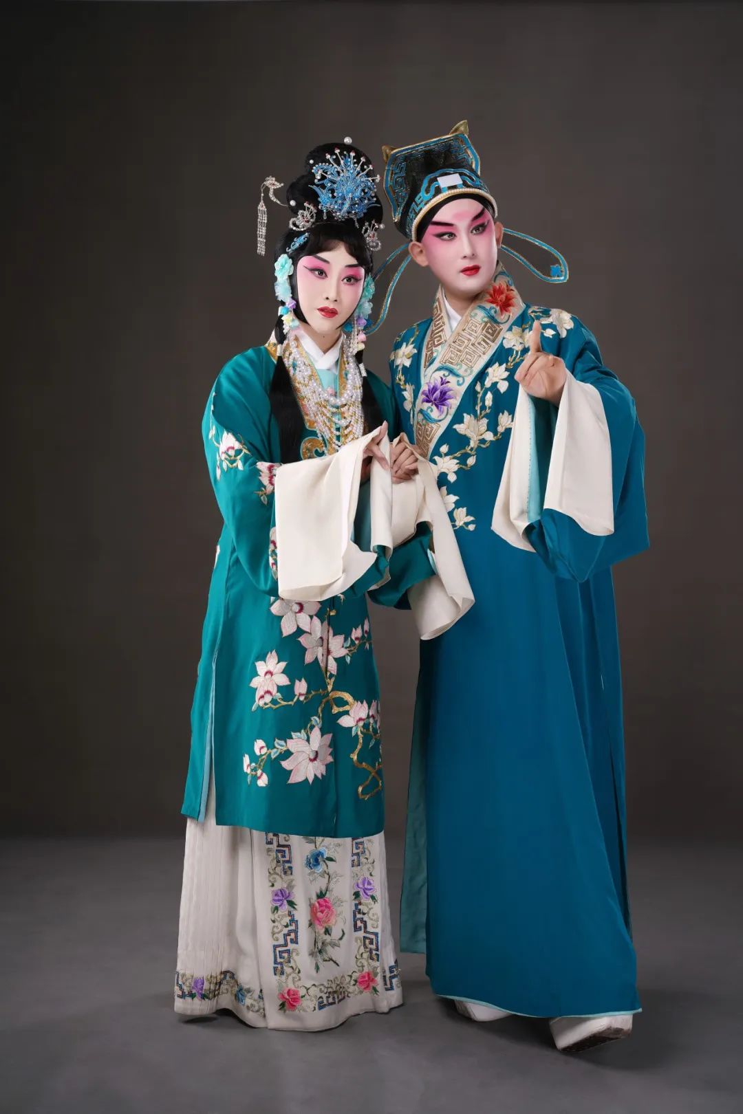 <a href=http://www.xiaopiaoyou.com/jingjuguocui/ target=_blank class=infotextkey>京剧</a>《西厢记》主演:王茜,王超