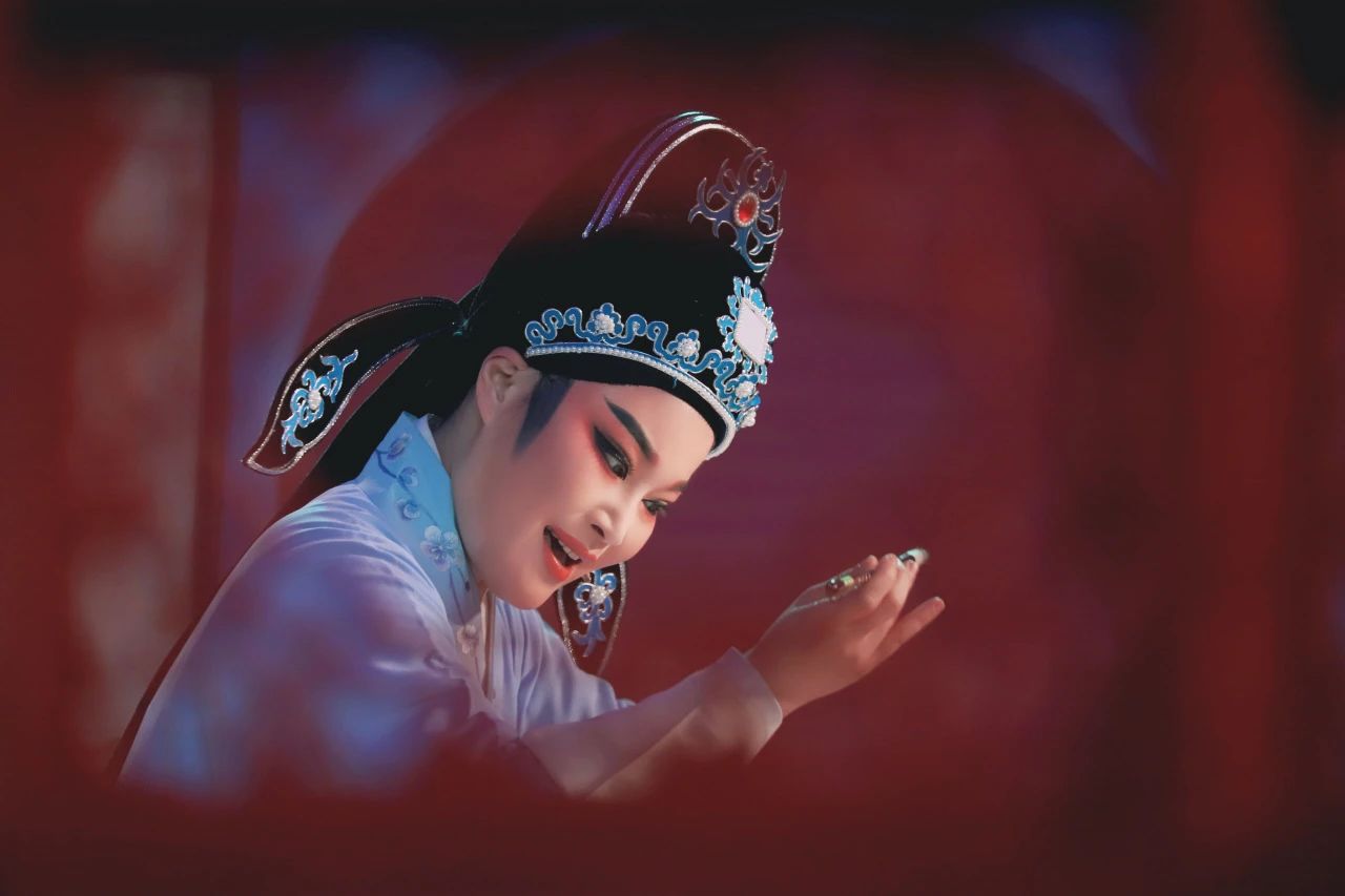 <a href=http://www.xiaopiaoyou.com/yuejudefayuandi/ target=_blank class=infotextkey>越剧</a>三看御妹