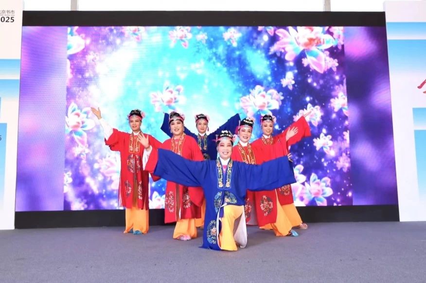 <a href=http://www.xiaopiaoyou.com/yuejudefayuandi/ target=_blank class=infotextkey>越剧</a>专场演出