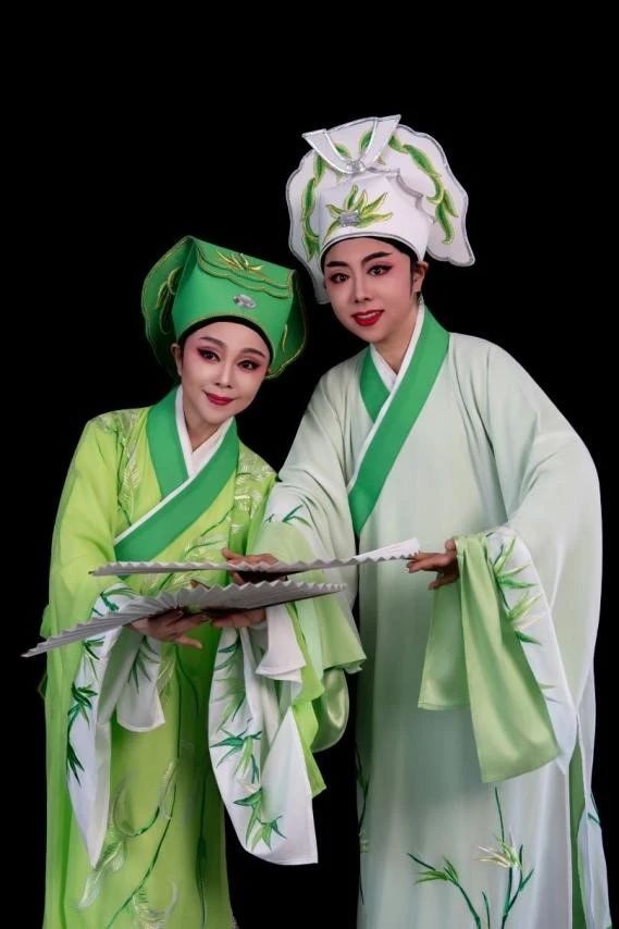 梦溪职工<a href=http://www.xiaopiaoyou.com/yuejudefayuandi/ target=_blank class=infotextkey>越剧</a>团新版<a href=http://www.xiaopiaoyou.com/yuejudefayuandi/ target=_blank class=infotextkey>越剧</a>梁祝