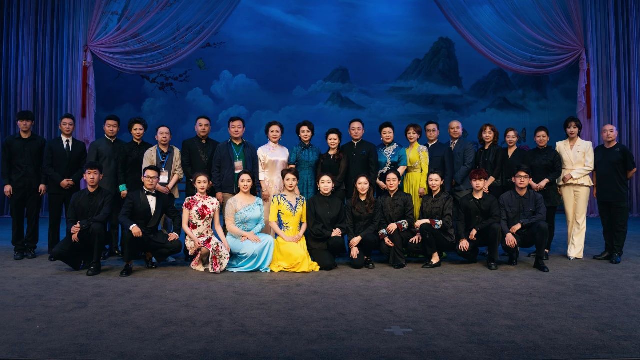 于魁智主任带领师生圆满完成泰州、邢台两地演出实践