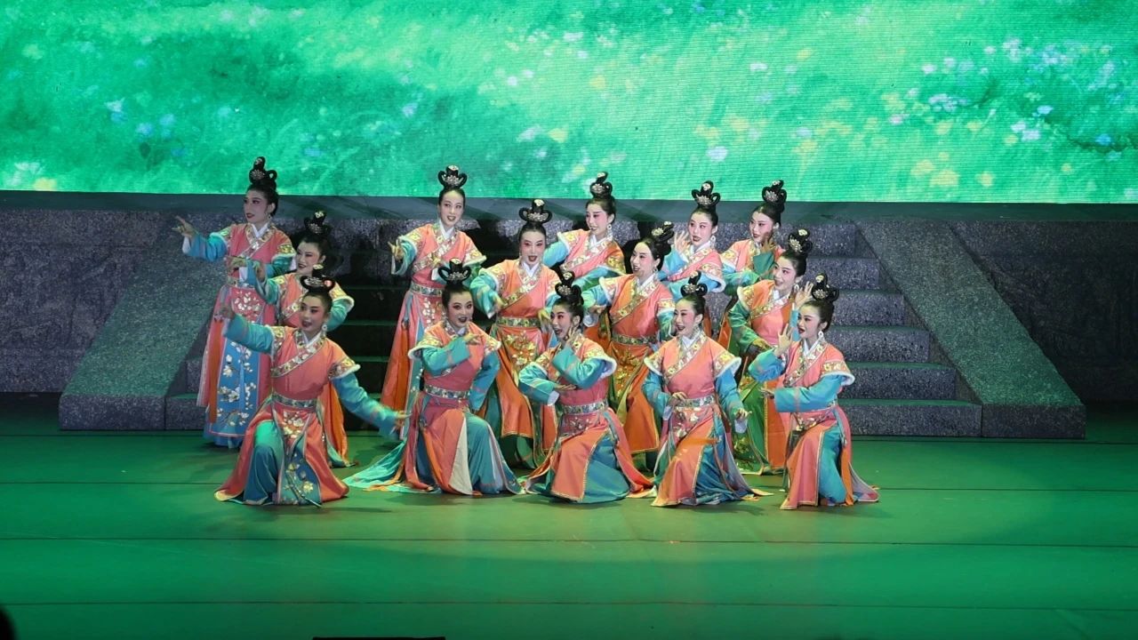 大型原创历史评剧慕容传奇