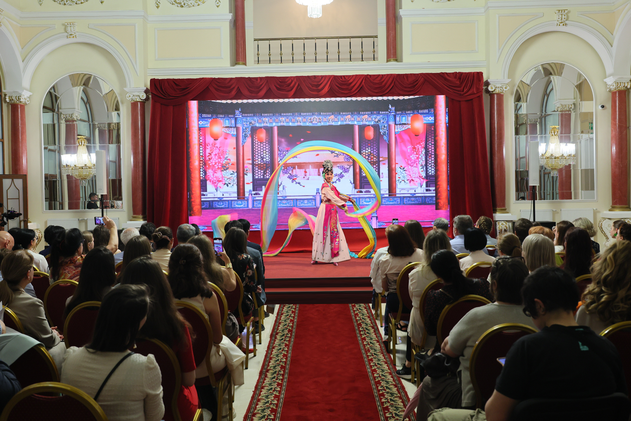 <a href=http://www.xiaopiaoyou.com/jingjuguocui/ target=_blank class=infotextkey>京剧</a>文化之旅